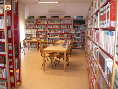 Gonnesa, biblioteca comunale: sala lettura [480x360]