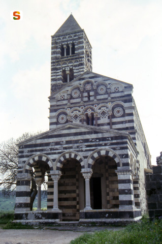 Codrongianos, Chiesa della Santissima Trinità di Saccargia [319x480]