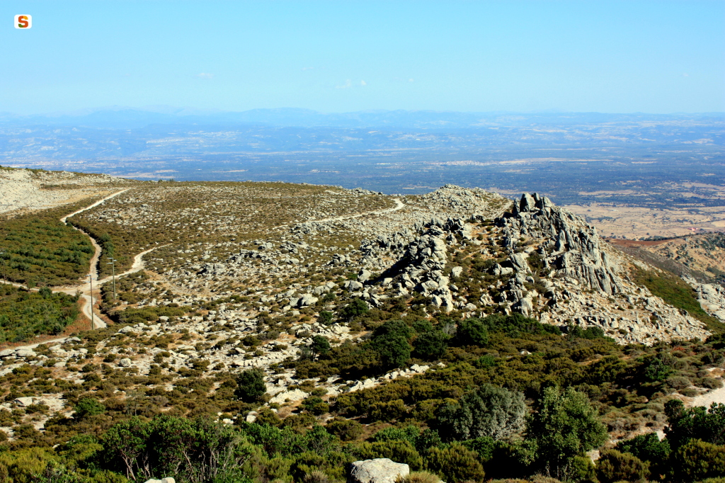 Vista dal versante est di Monte Urtigu