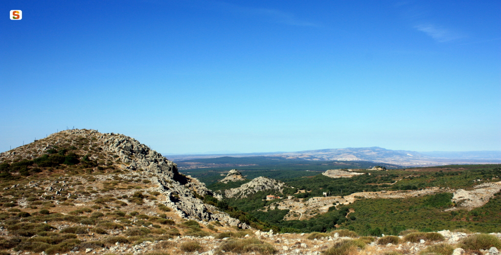 Panorama dal versante nord-est., Monte Urtigu, Badde Urbara
