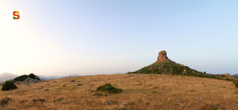 Panorama verso il Monumento Naturale Perda 'e Liana [480x222]