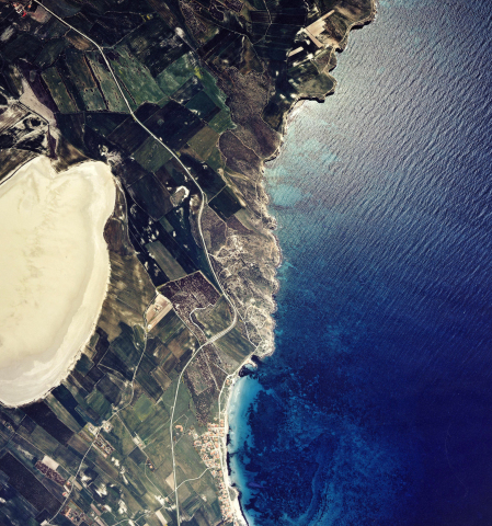 Fascia costiera dei comuni di Riola Sardo e San Vero Milis, foto aerea [449x480]