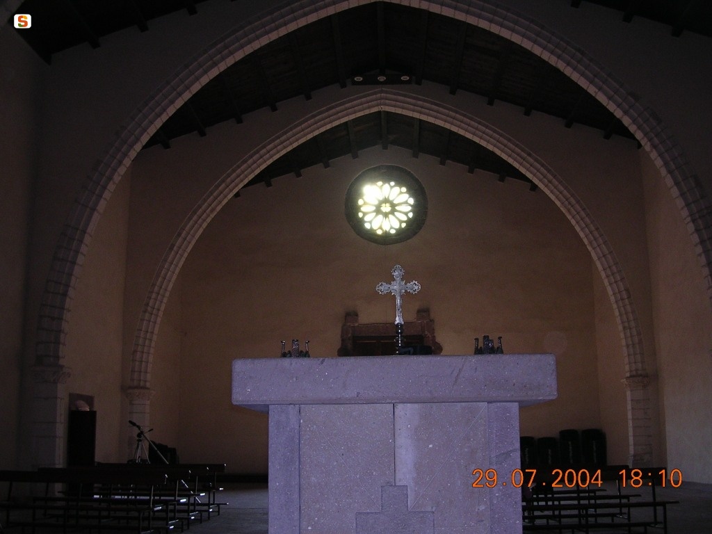 Perfugas, chiesa: altare