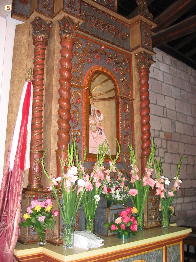 Perfugas, altare