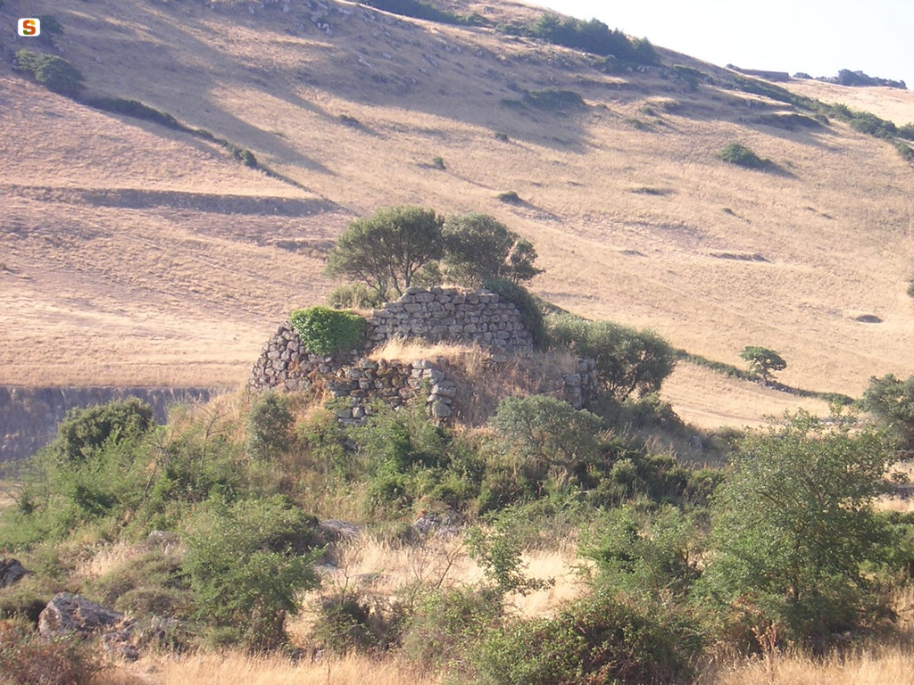 Cossoine, nuraghe nella zona archeologica