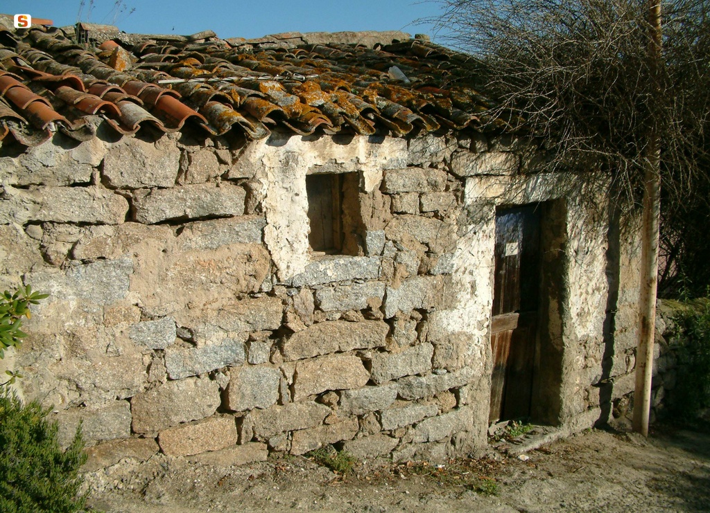 Orotelli, abitazione in pietra