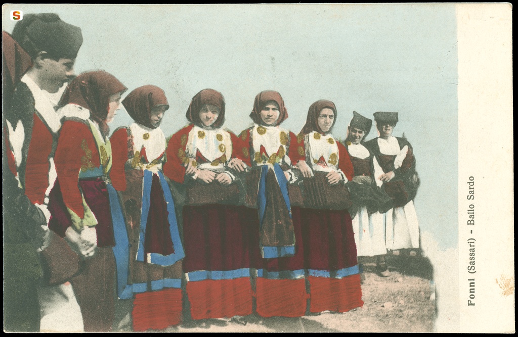 Fonni, abiti tradizionali e ballo sardo (fronte)