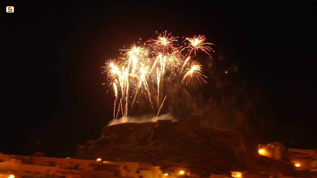 Castelsardo, fuochi d'artificio nella notte di Capodanno