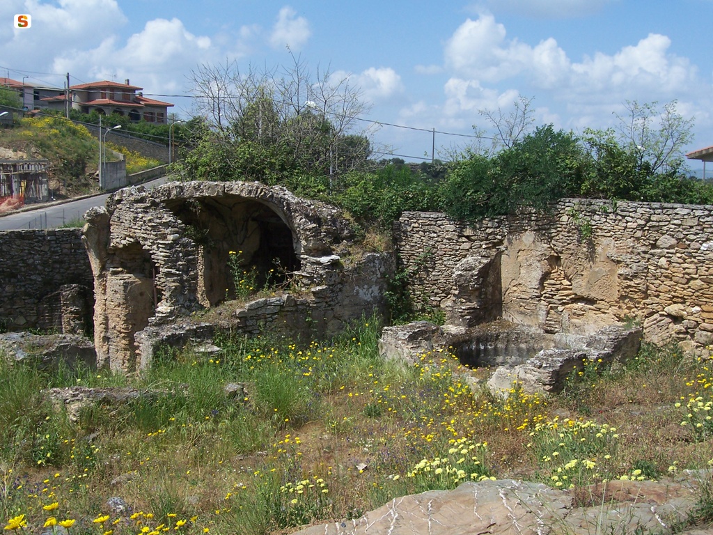 San Basilio, Terme tardo-romane Riutilizzate dai Monaci Basiliani  Asia Minore nel primo millennio