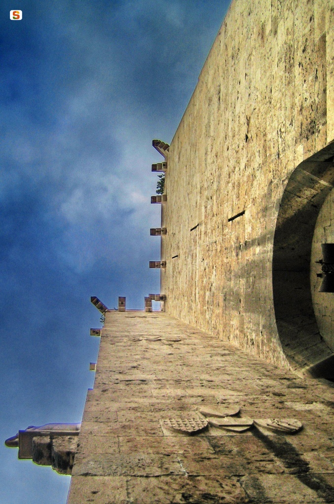 Cagliari, scorcio della torre dell'Elefante