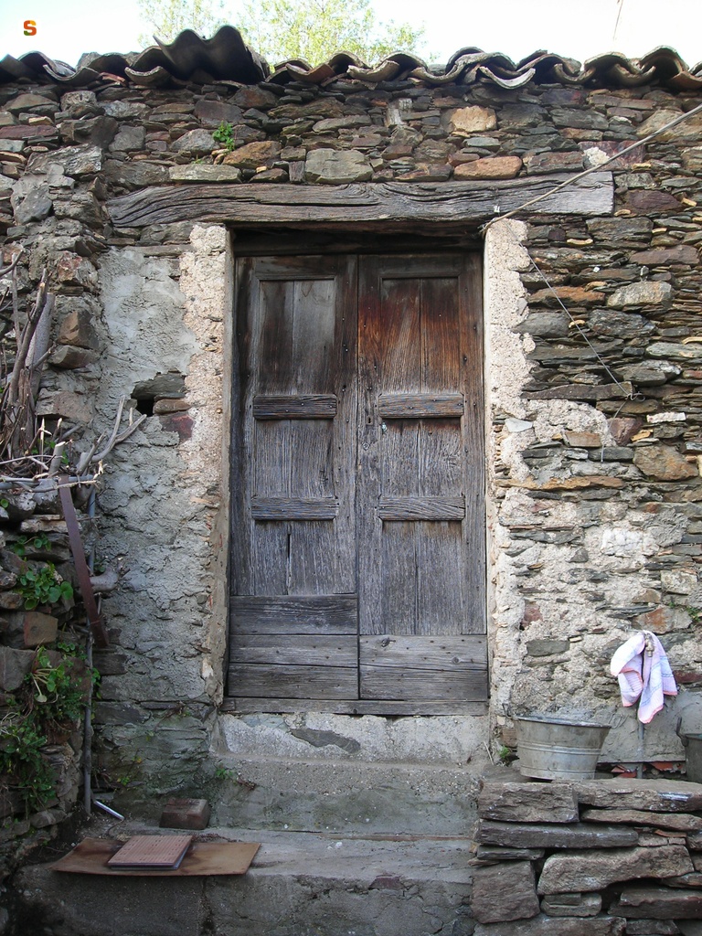 Seulo, antica abitazione: ingresso