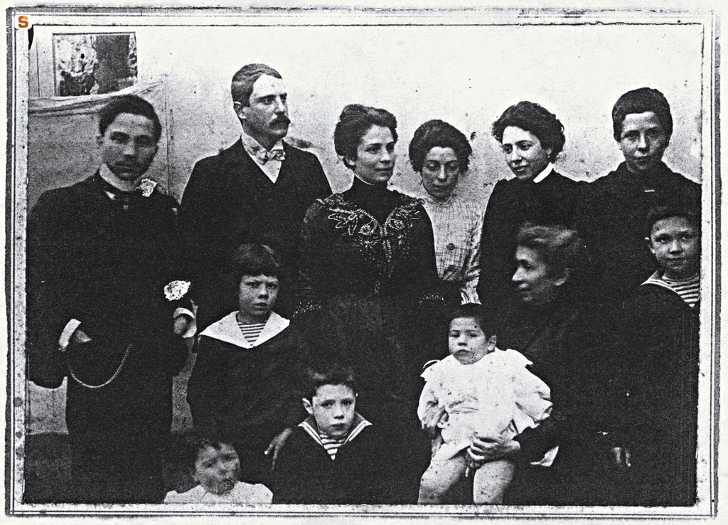 Ritratto di gruppo dei parenti e dei figli di Priamo Gallisay e Battistina Tola