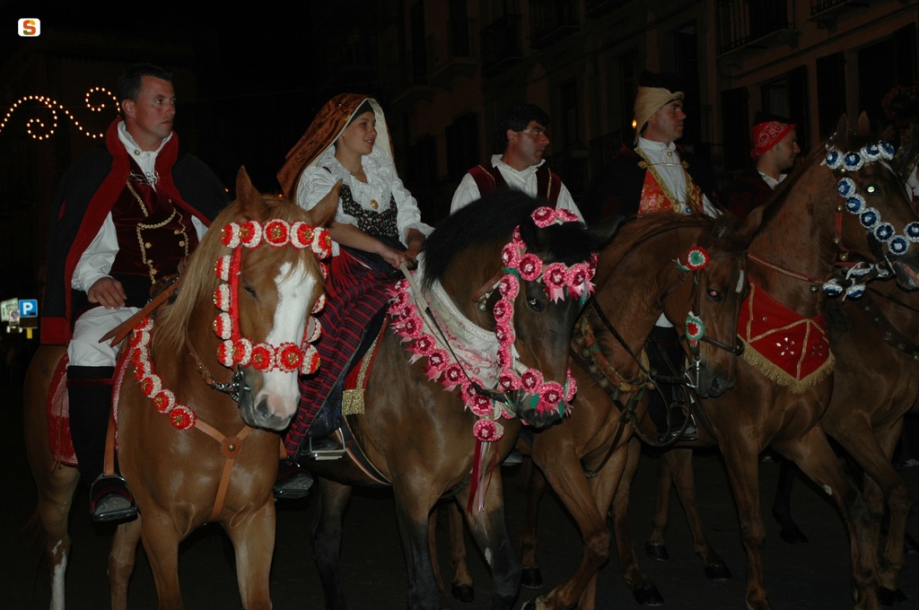 Cavalieri durante la processione del 4 notte