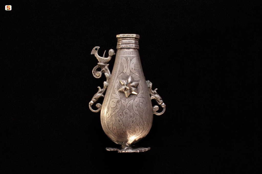Portaprofumo in argento decorato e motivo a stella (retro)