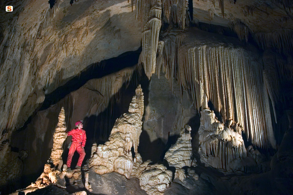 Santadi, grotta del Campanaccio: la grande sala dell'organo