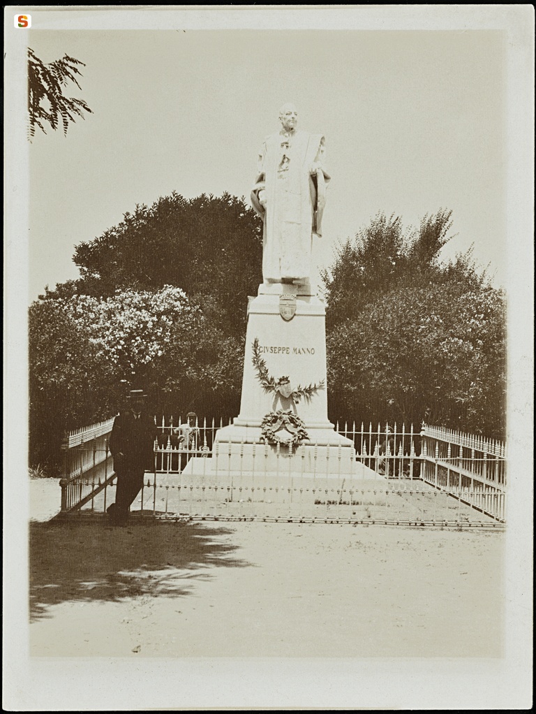 Alghero, monumento a Giuseppe Manno