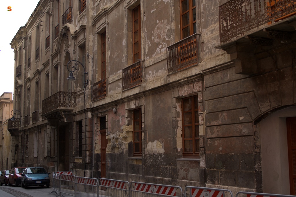 Cagliari, palazzo storico nel quartiere Castello
