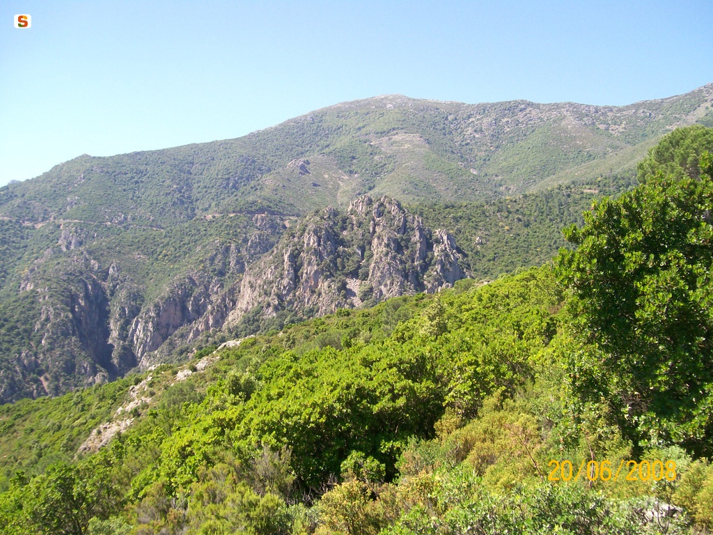 Talana, vista panoramica lungo il sentiero B-531