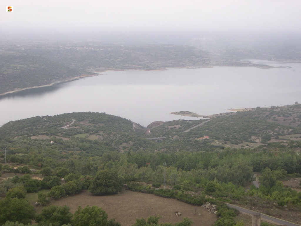 Panorama sul lago Omodeo da Monte Cresia