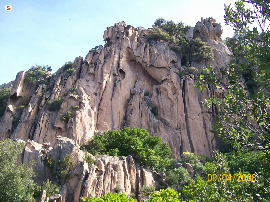 Panoramica della roccia sotto Paule Mundugia