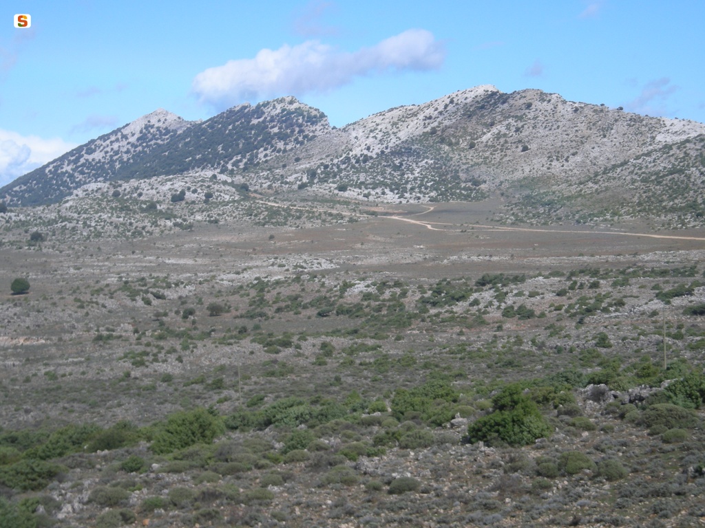 Urzulei, panoramica dal sentiero B-501