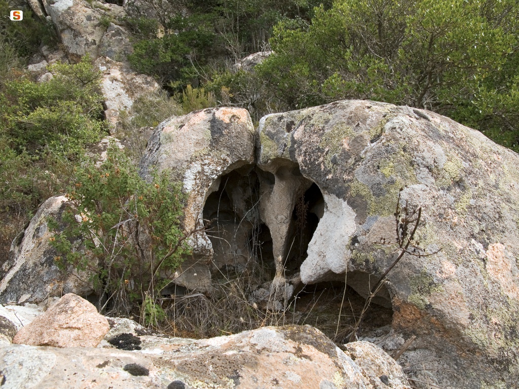 Graniti in località Nuraghe su Gattu