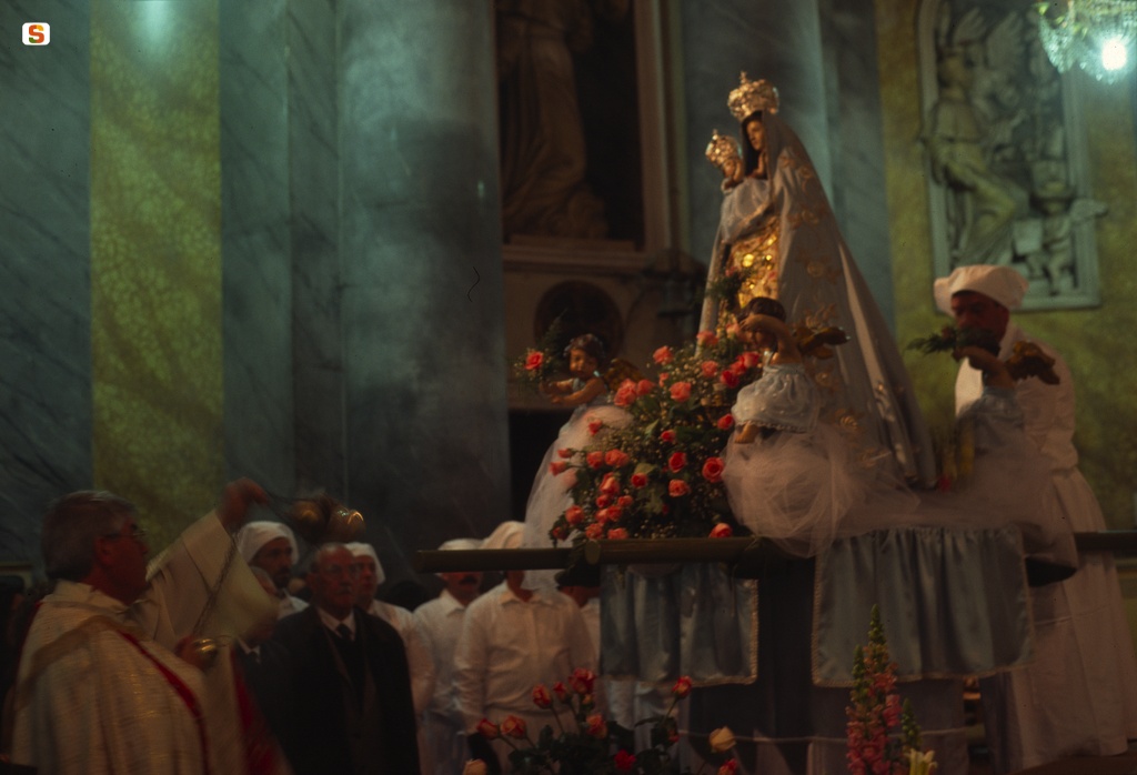 Gremio degli ortolani. La statua della Madonna di Valverde