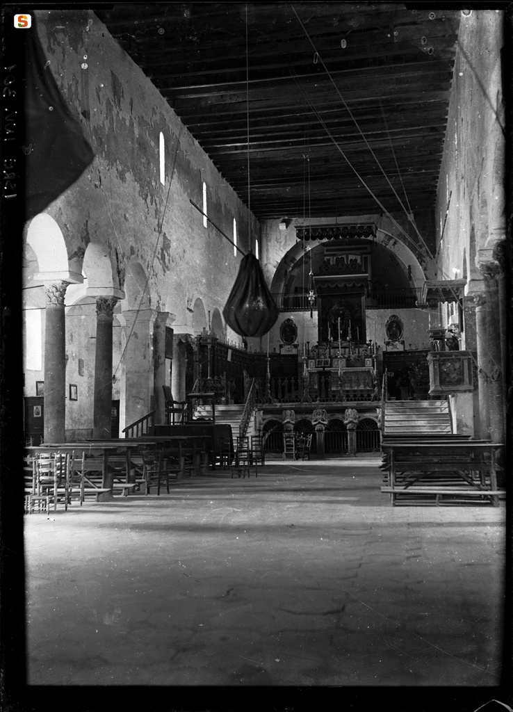 Porto Torres, interno della basilica di San Gavino