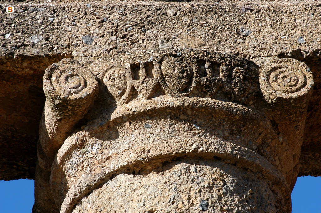 Fluminimaggiore, tempio di Antas: particolare di un capitello