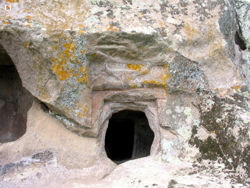 Nughedu Santa Vittoria, Necropoli di Sas Arzolas de Goi