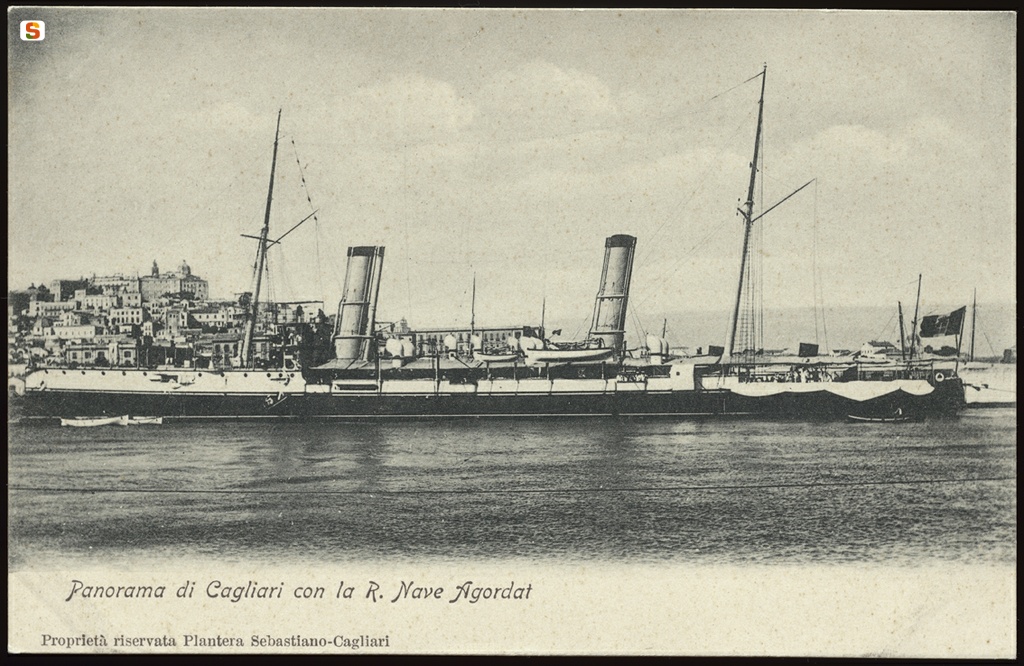 Cagliari, panorama con la nave Agordat
