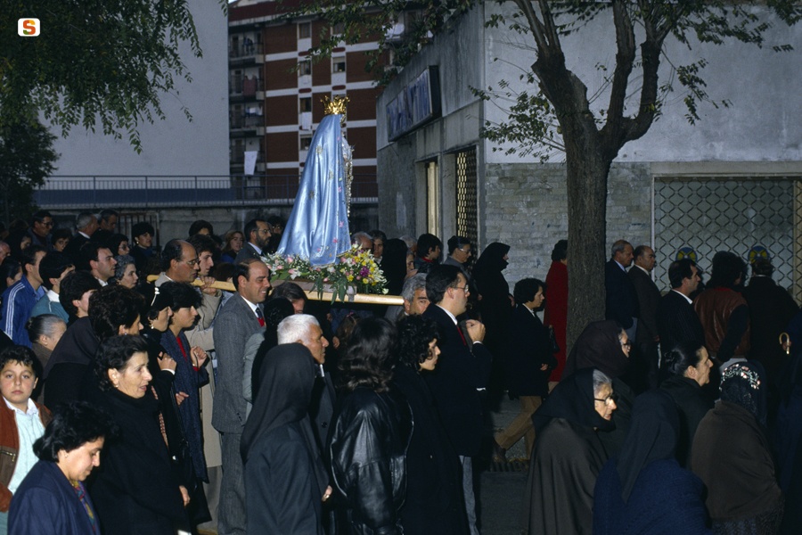 Nuoro, la statua di Nostra Signora delle Grazie portata in processione