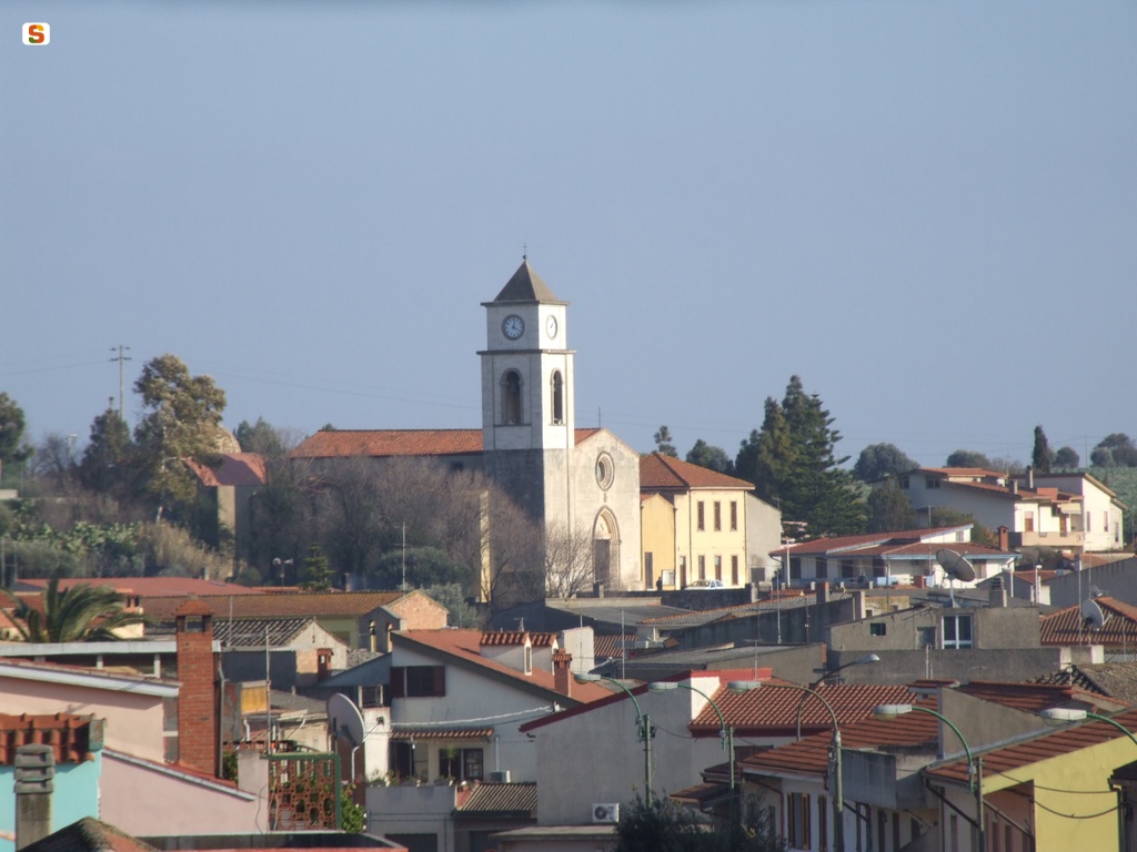 Samassi, veduta della parrocchiale della Beata Vergine di Monserrato