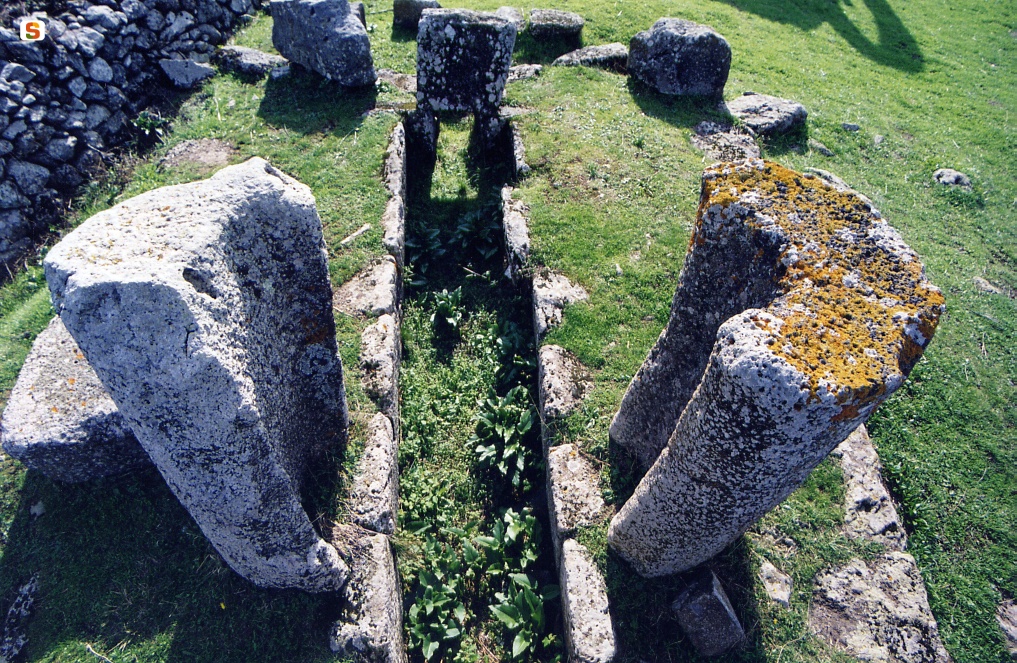 Scano di Montiferro, tomba dei giganti Pedras Doladas