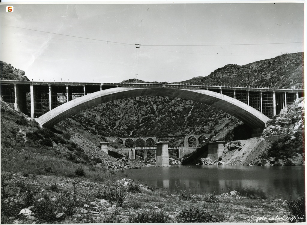 Costruzione del ponte di Villanova Tulo