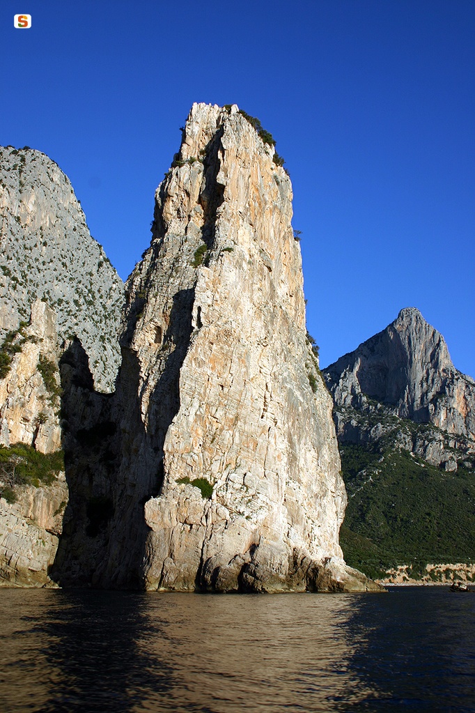 Baunei, Pedra Longa e Punta Giradili