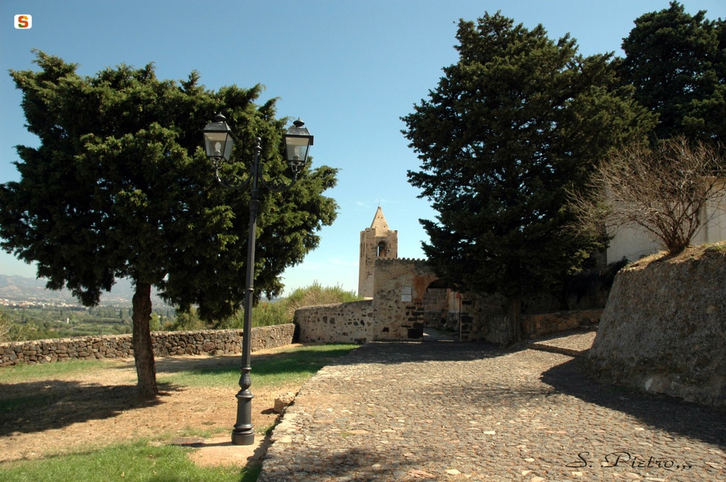 Galtellì, veduta della chiesa di san Pietro