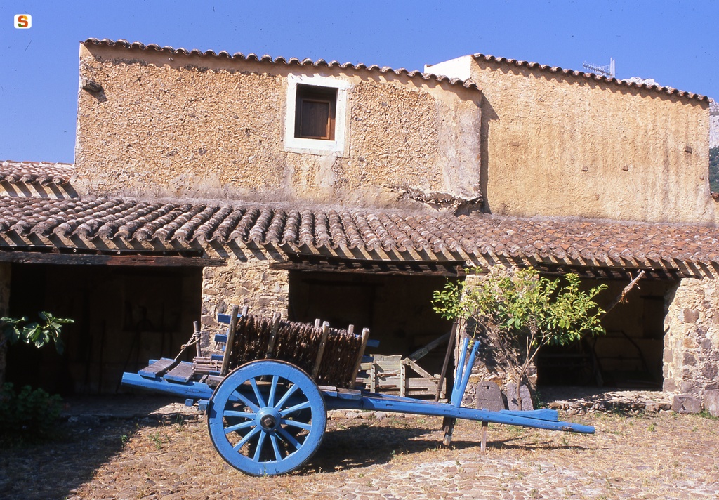 Galtellì, Museo Etnografico Sa domo de Marras: carro tradizionale
