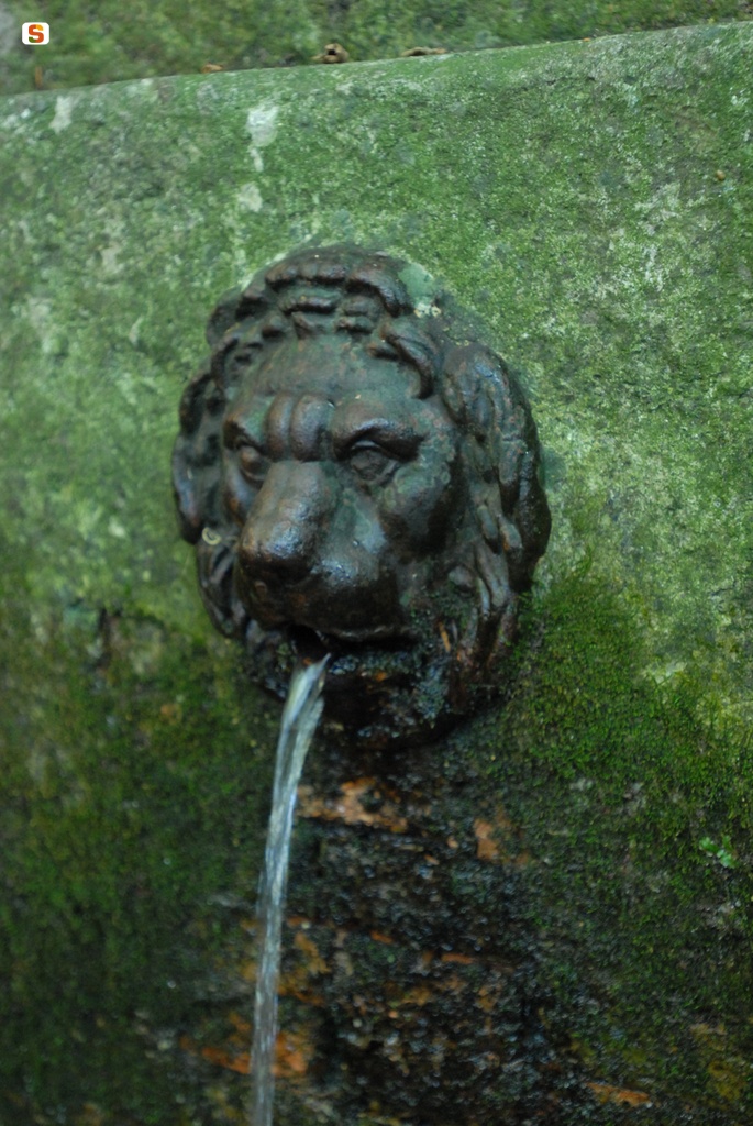Aritzo, particolare di una fontana