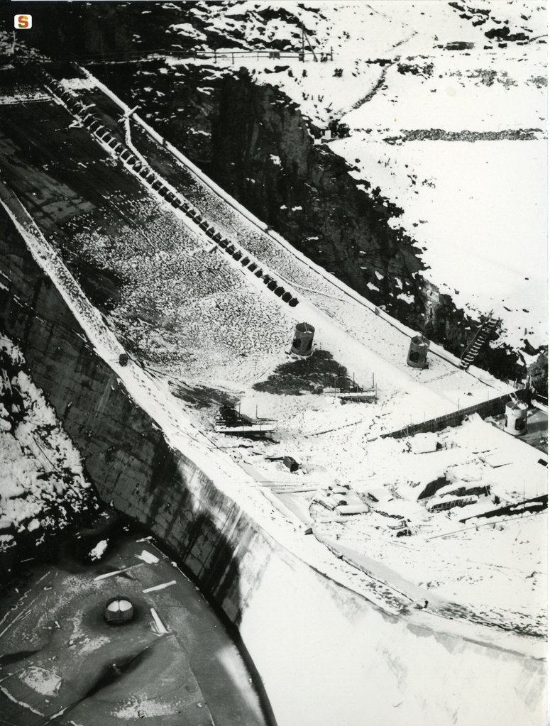 Costruzione della diga sul Mulargia