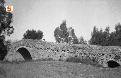 Gonnoscodina, ponte romano
