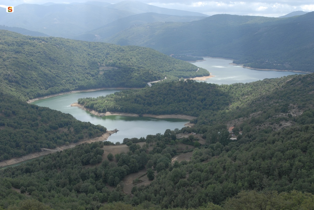 Gavoi, panoramica del lago di Gusana