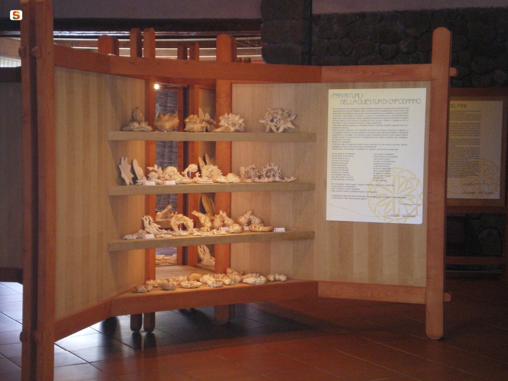 Borore, Museo del Pane Rituale: teca espositiva