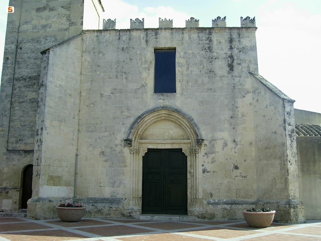 Assemini, facciata della chiesa di San Pietro