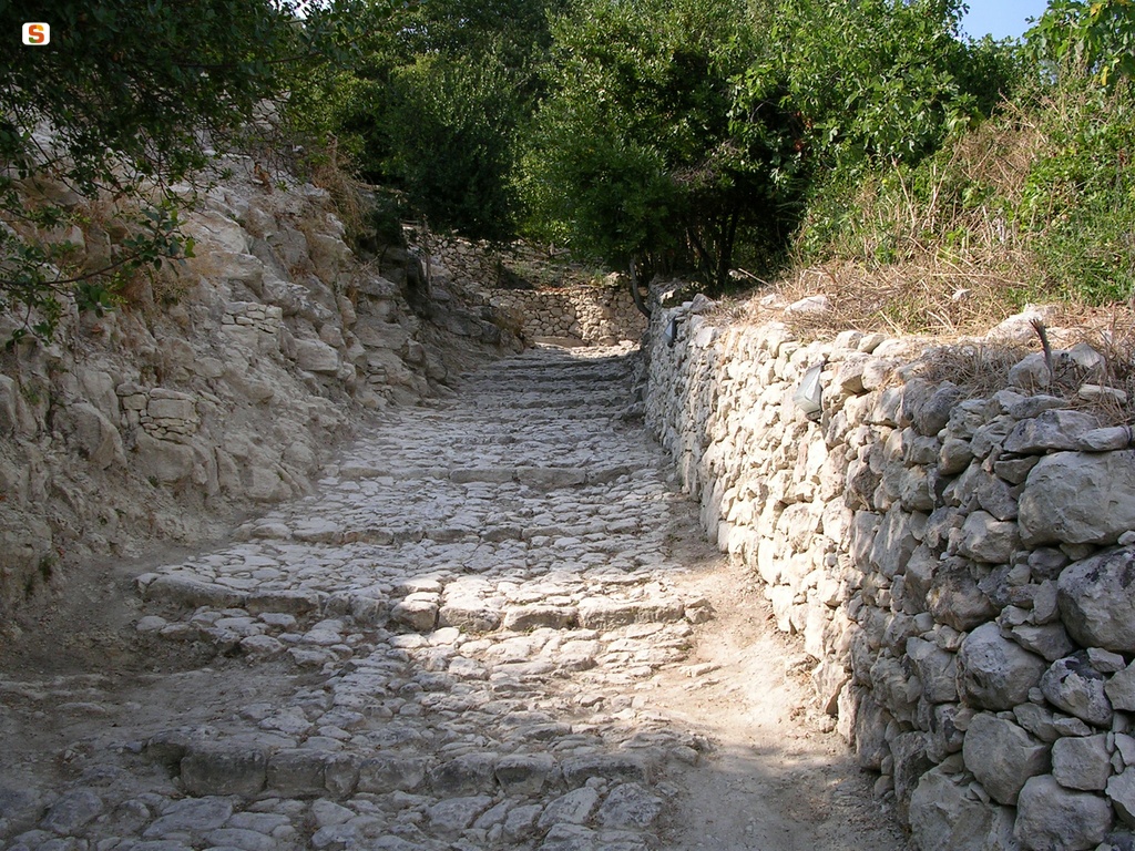 Cargeghe, strada romana di Sos Bajolos