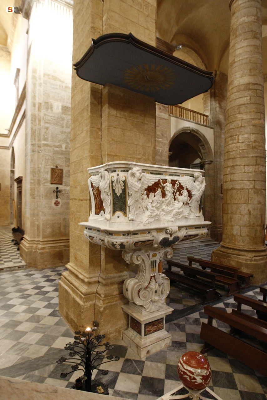 Alghero, veduta del pulpito della cattedrale
