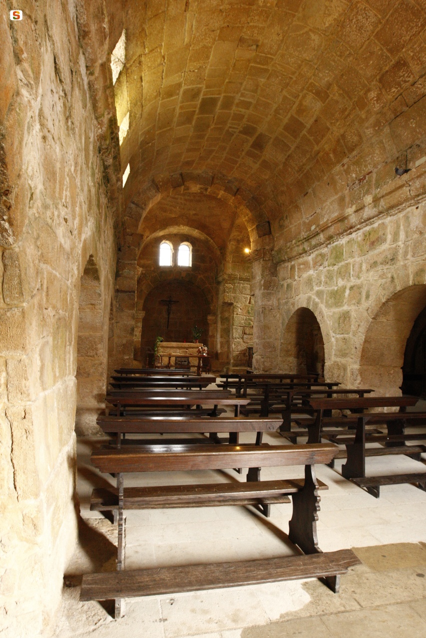 San Giovanni di Sinis. interno della chiesa