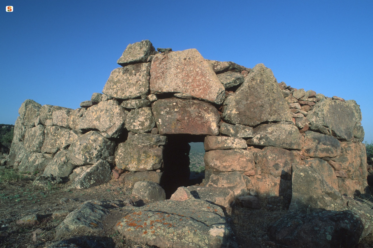 Olmedo, muraglia megalitica di Monte Baranta
