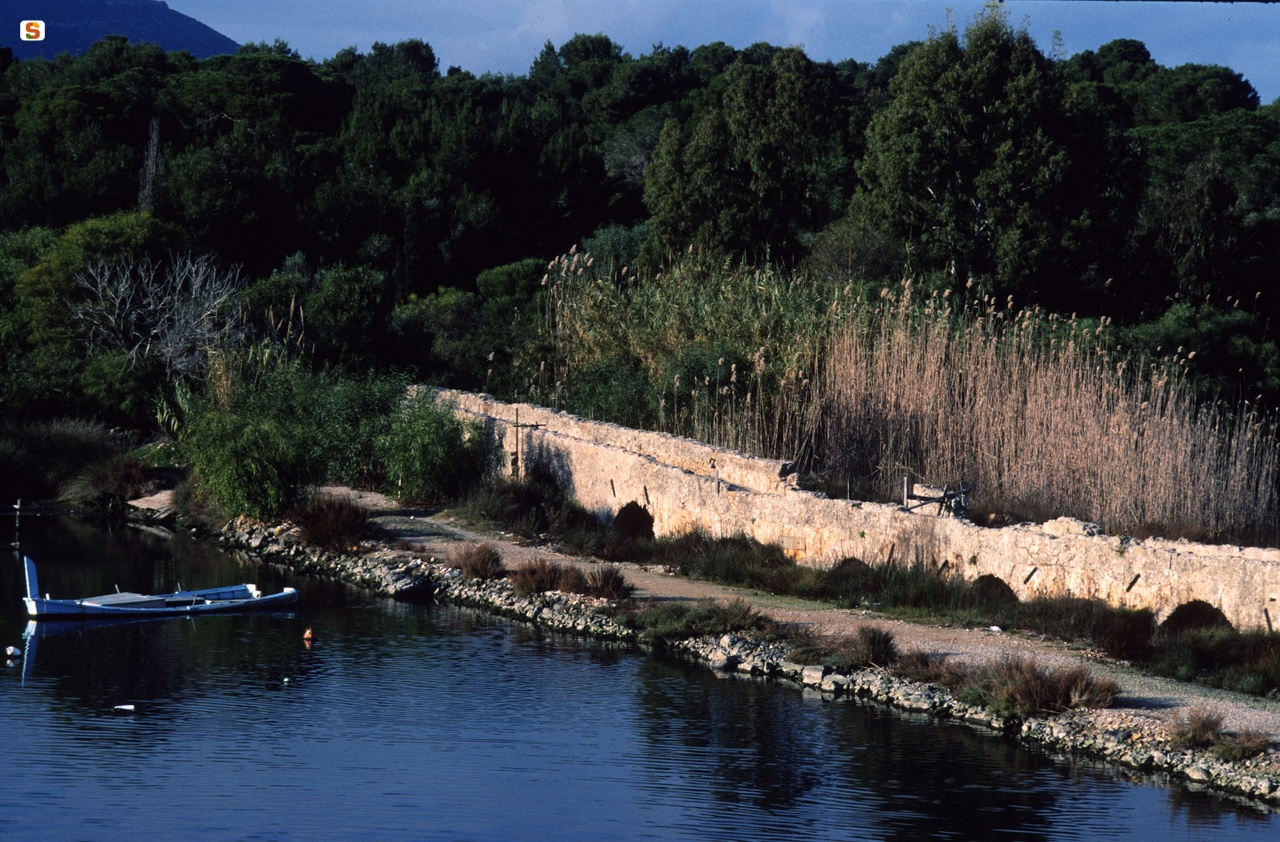 Alghero, ponte romano sullo Stagno e laguna del Calich