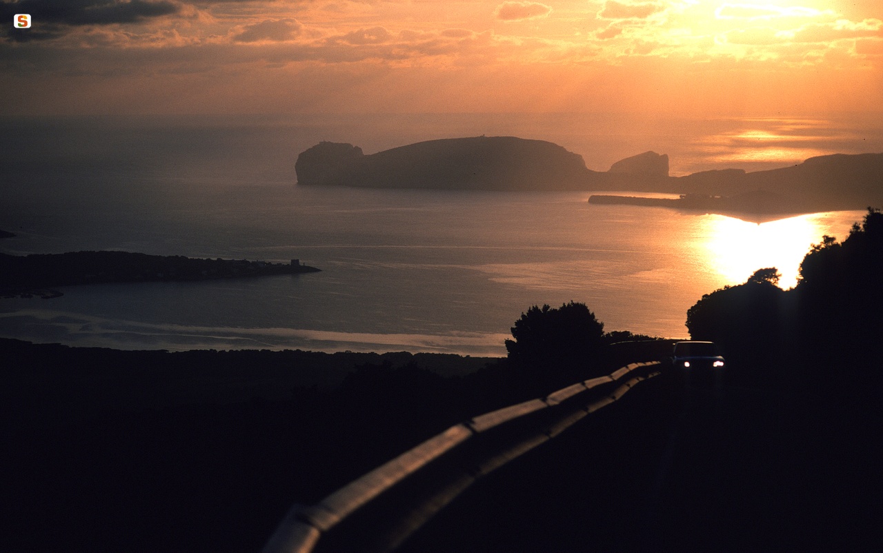 Alghero, tramonto su Capo Caccia